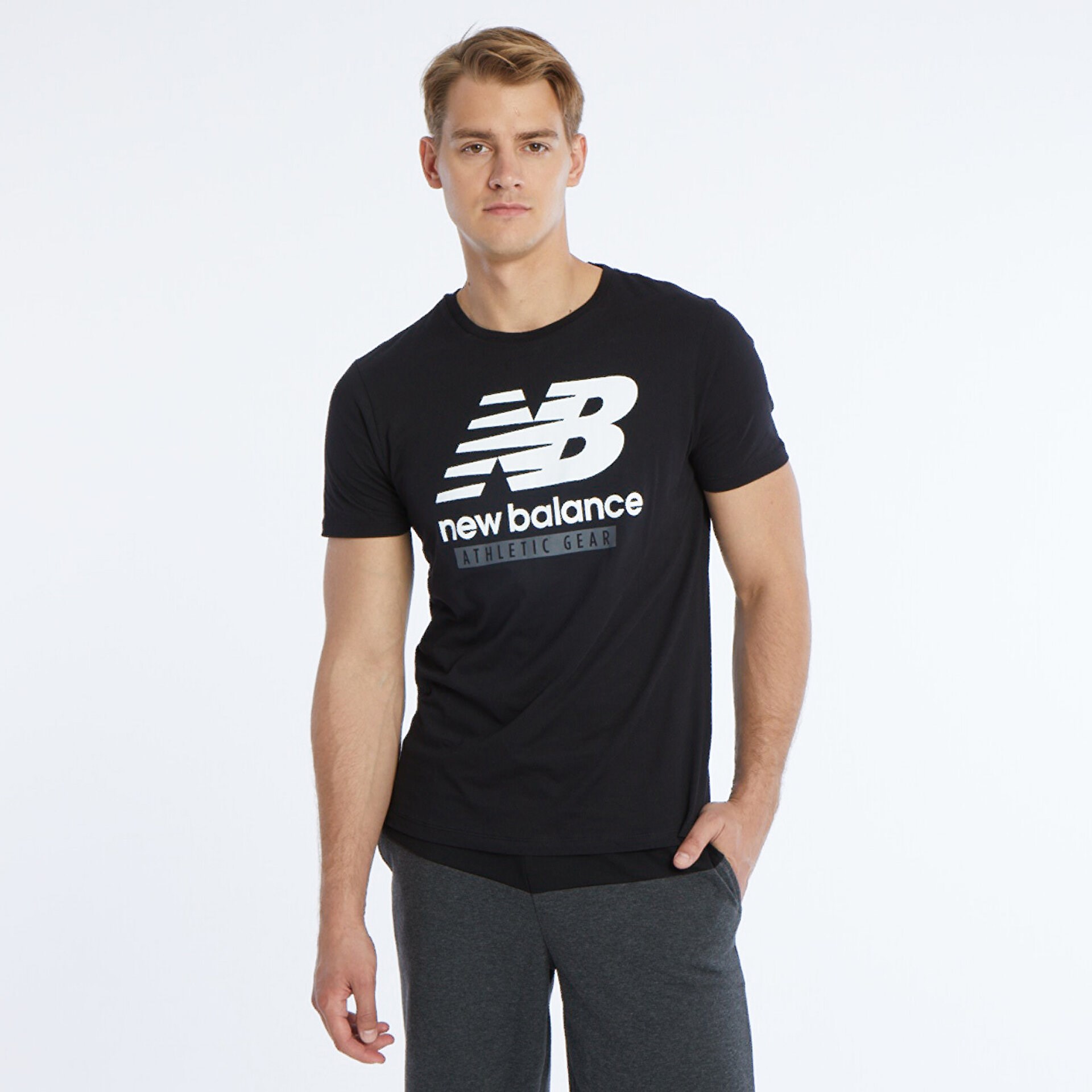 New Balance Erkek T-Shirt MNT1205-BKW 